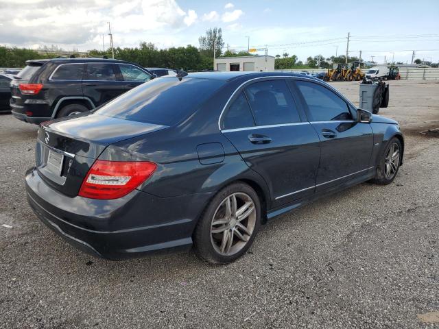 Седани MERCEDES-BENZ C-CLASS 2012 Чорний