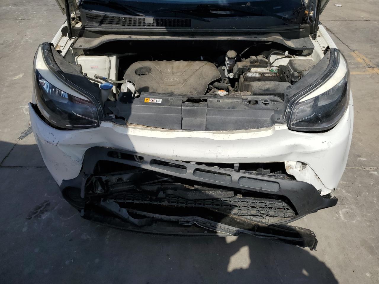 KNDJN2A22G7266588 2016 Kia Soul