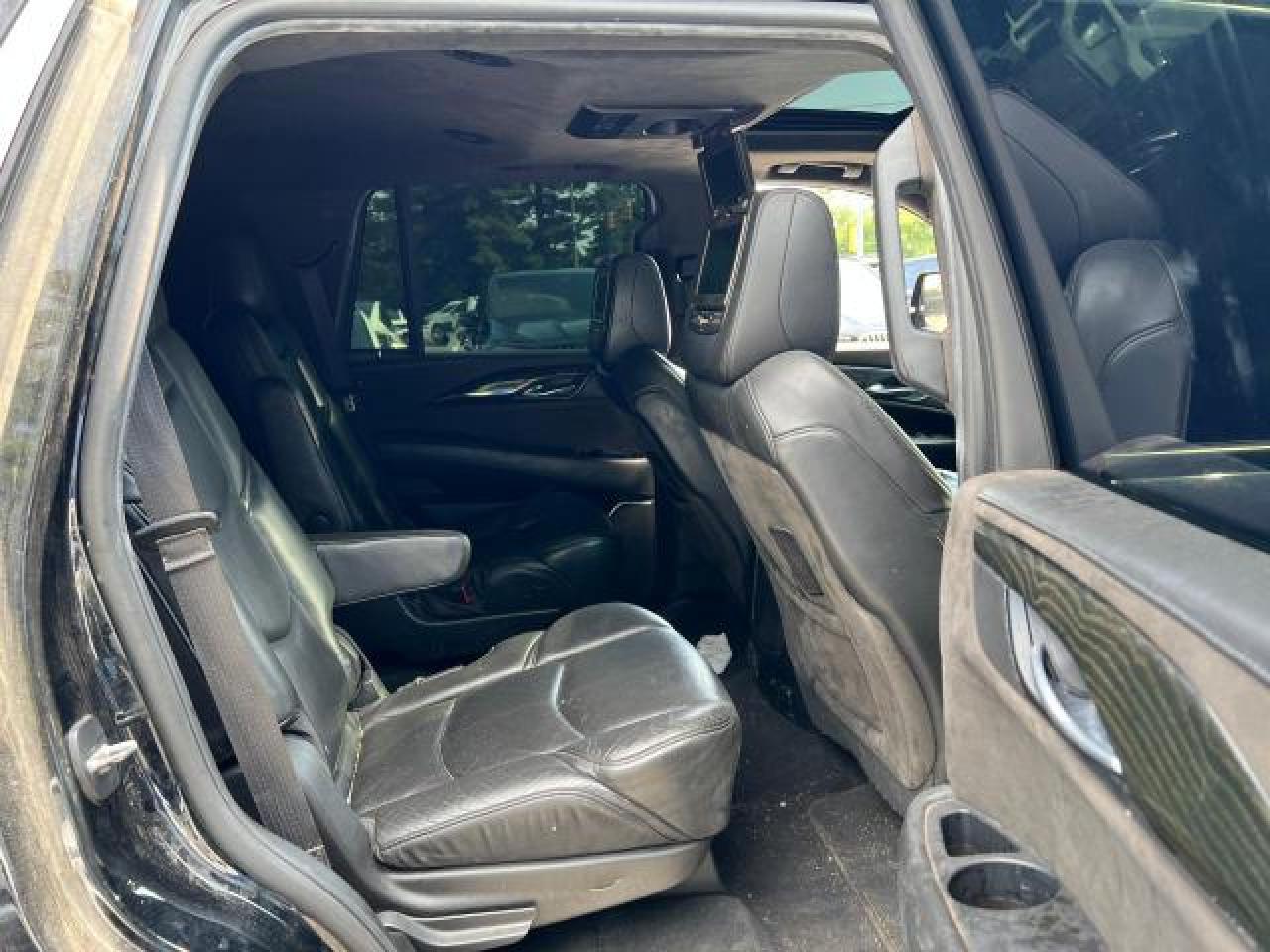 1GYS4DKJ1JR334247 2018 Cadillac Escalade Platinum