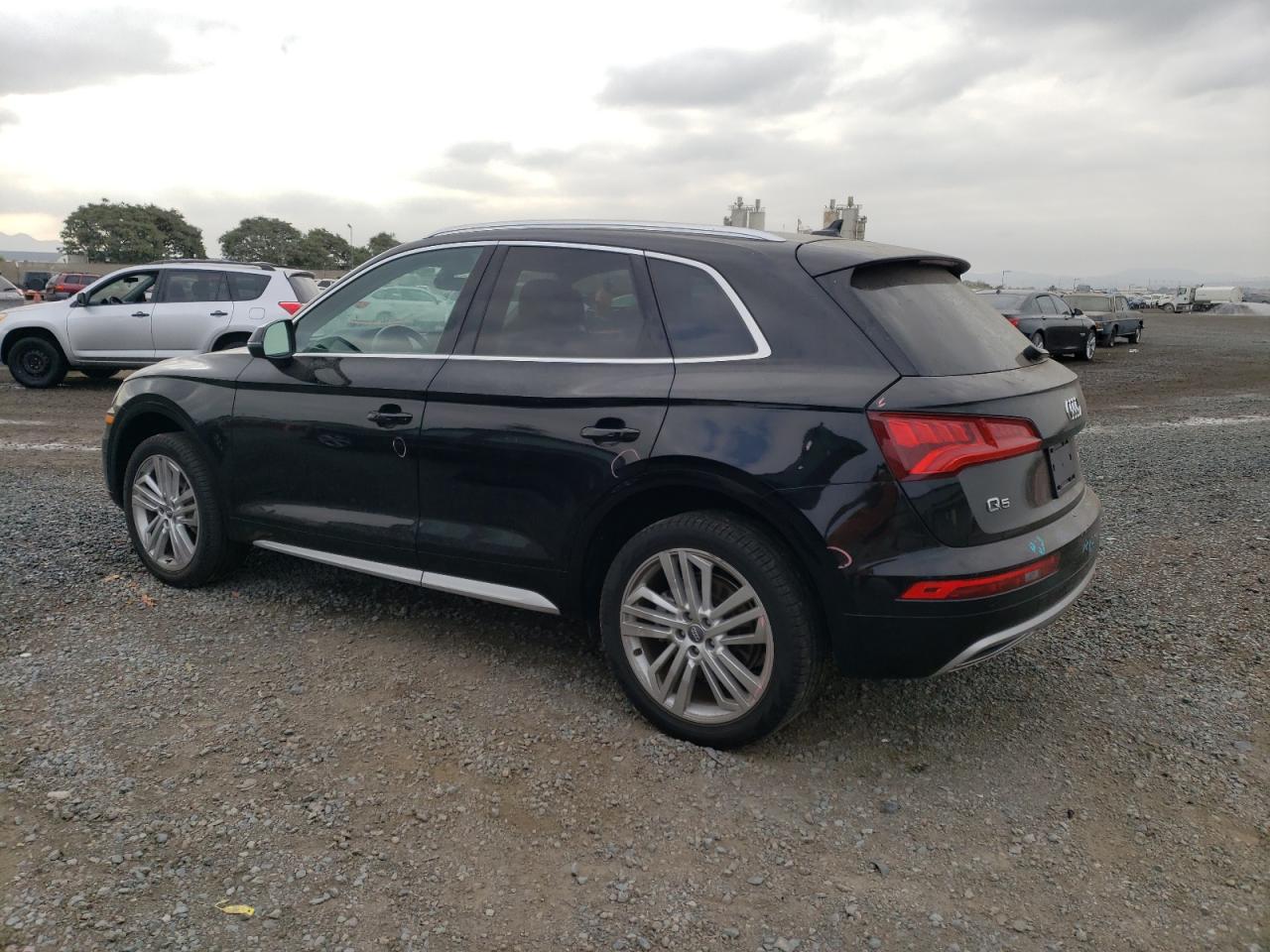 WA1BNAFY3J2092458 2018 AUDI Q5 - Image 2