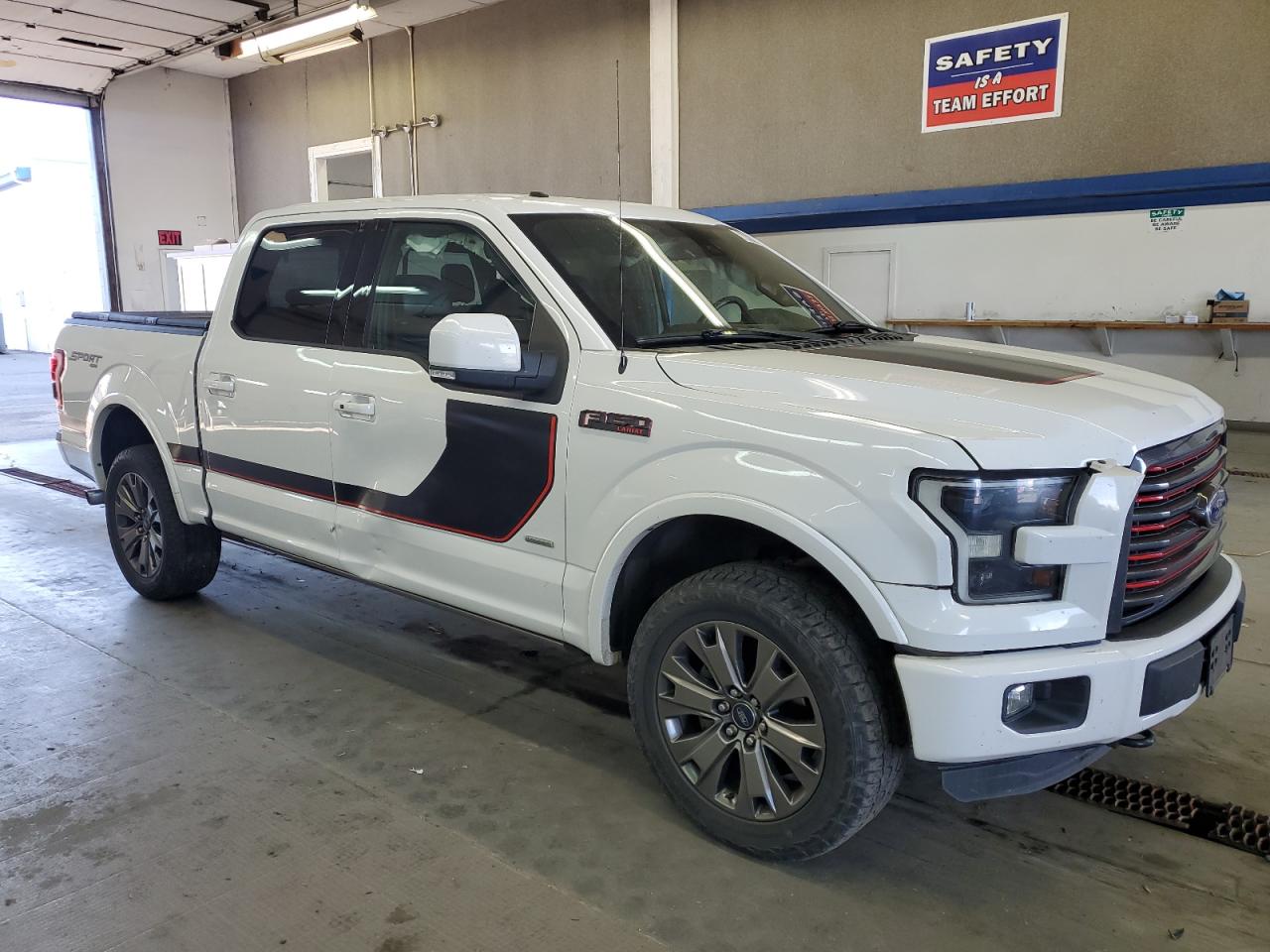 2016 Ford F-150 - Image 4