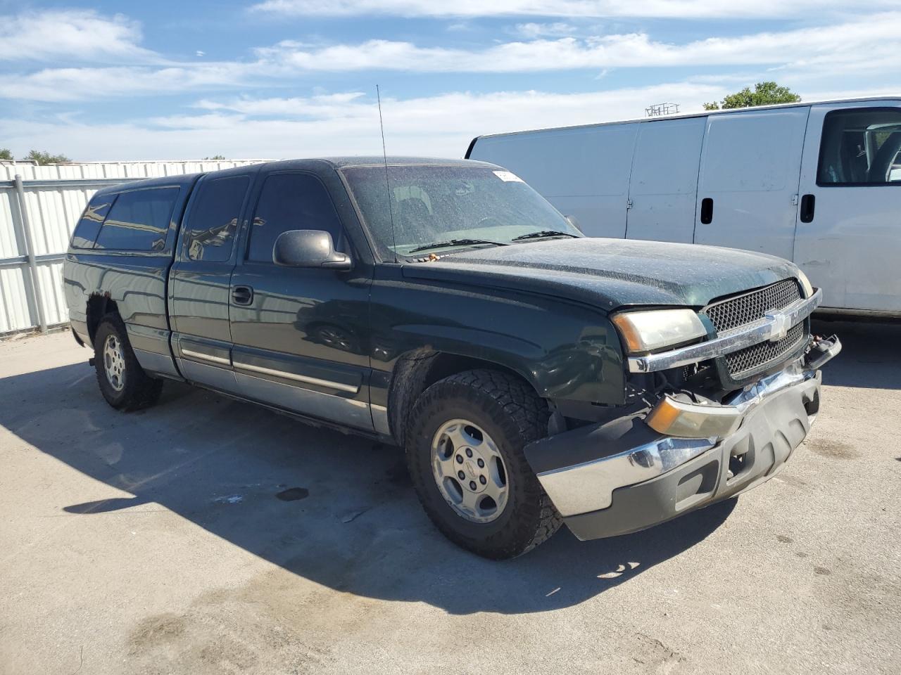2004 Chevrolet Silverado - Image 4