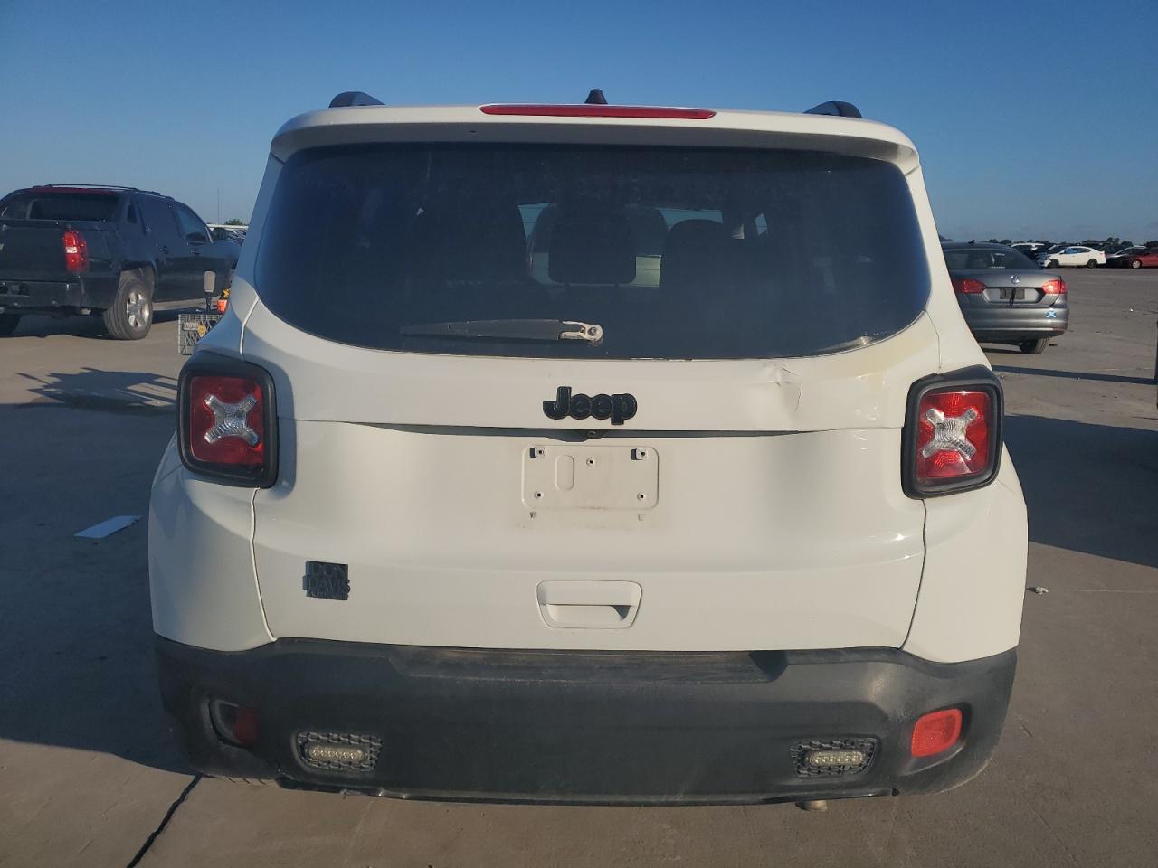 ZACCJABB4JPH95824 2018 Jeep Renegade Latitude