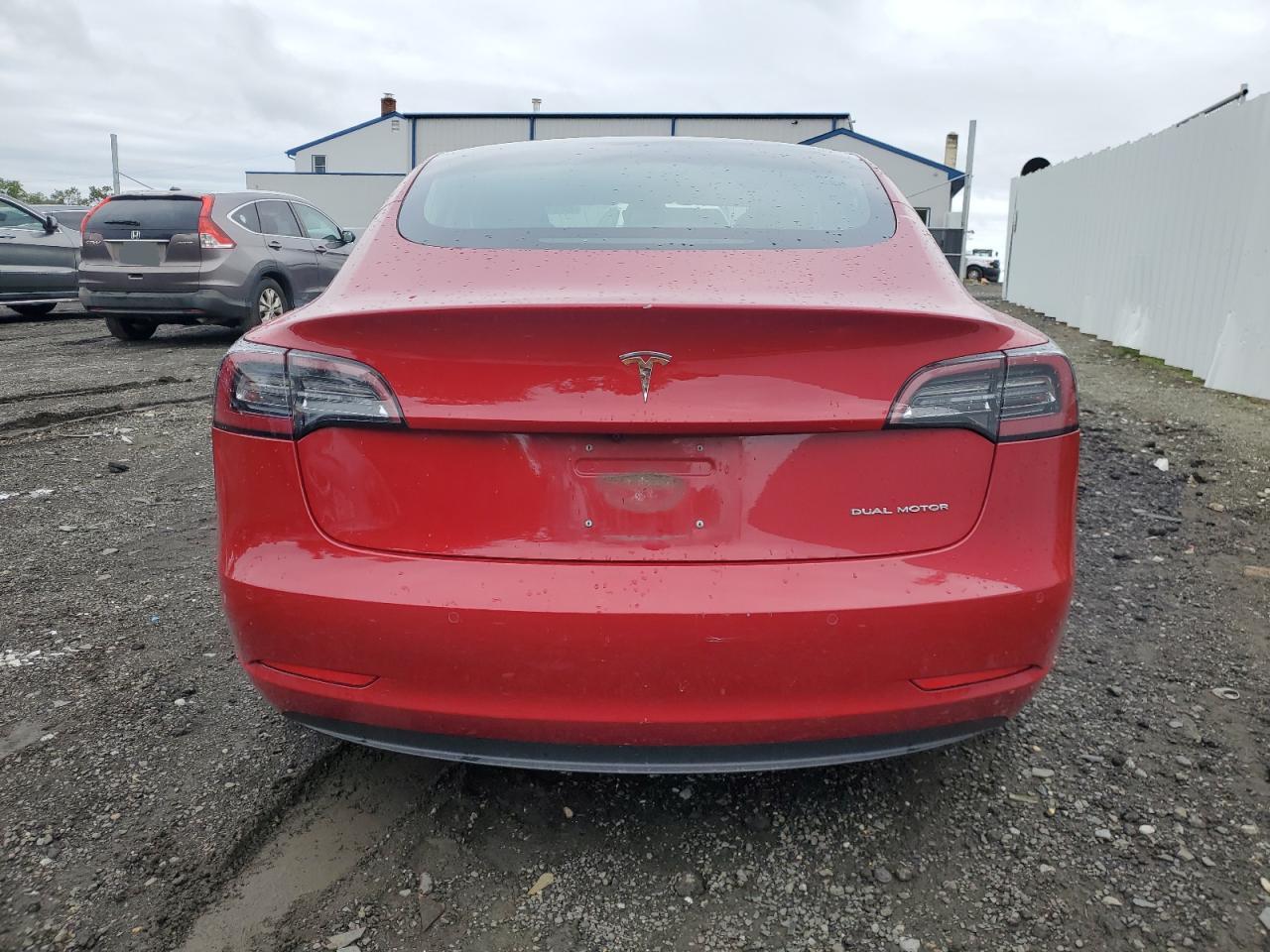 5YJ3E1EB6JF065758 2018 Tesla Model 3