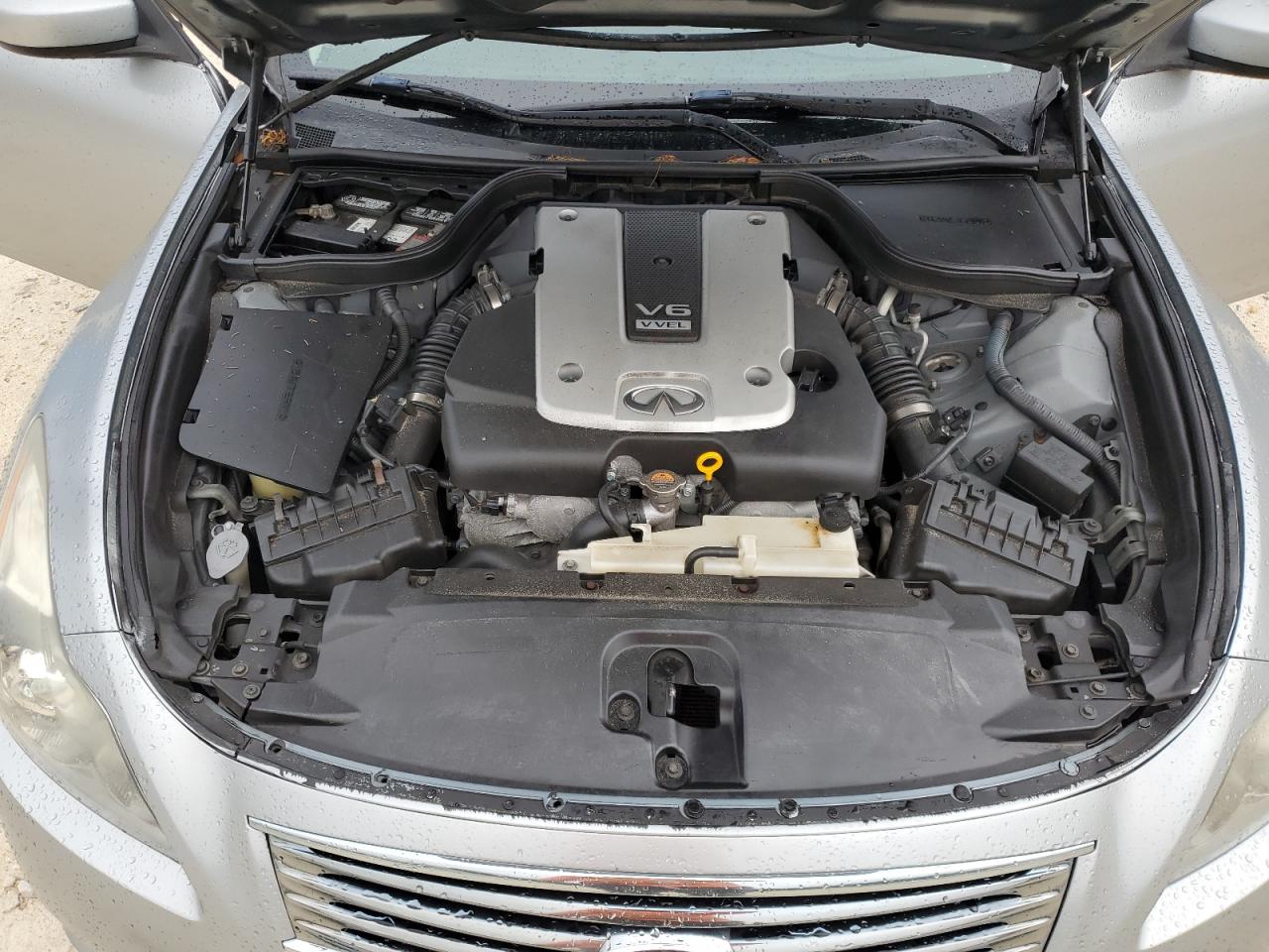 2012 Infiniti G - Image 12