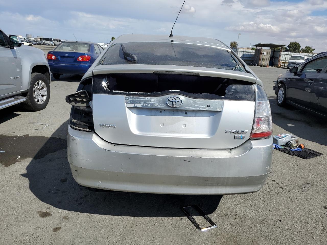 2005 Toyota Prius VIN: JTDKB20U953008590 Lot: 71000584