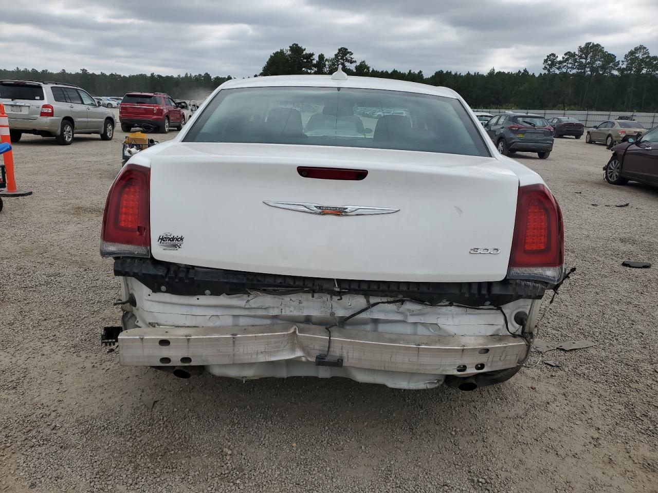 2C3CCAAGXJH281957 2018 Chrysler 300 Touring