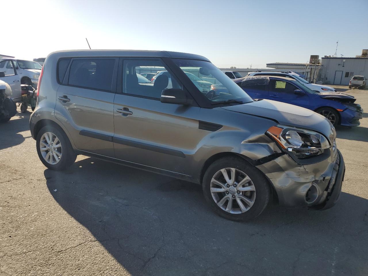 VIN KNDJT2A68D7482076 2013 KIA SOUL no.4