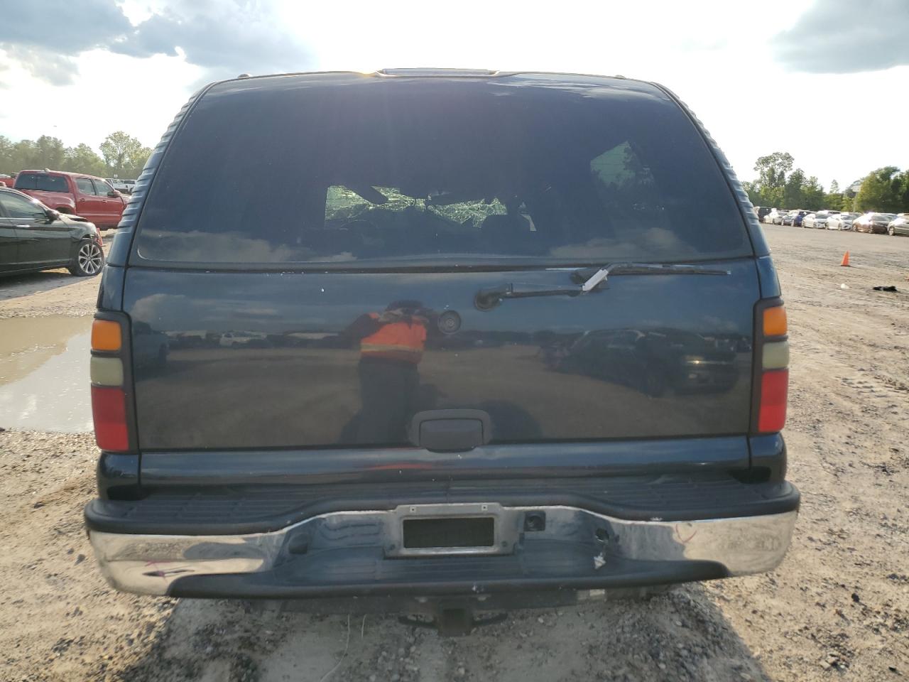 1GNEC16ZX4J175713 2004 Chevrolet Suburban C1500