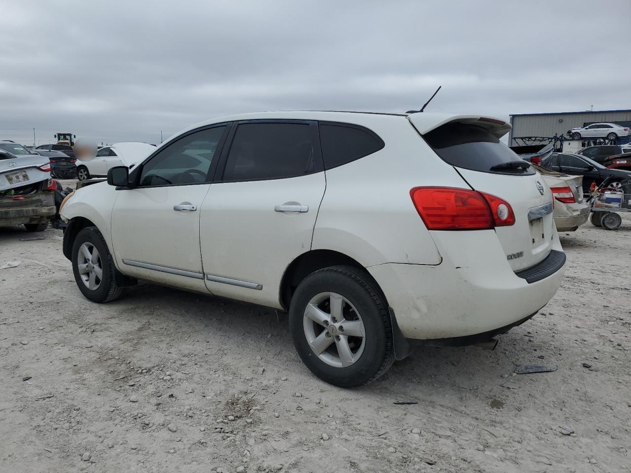 2012 Nissan Rogue - Image 2