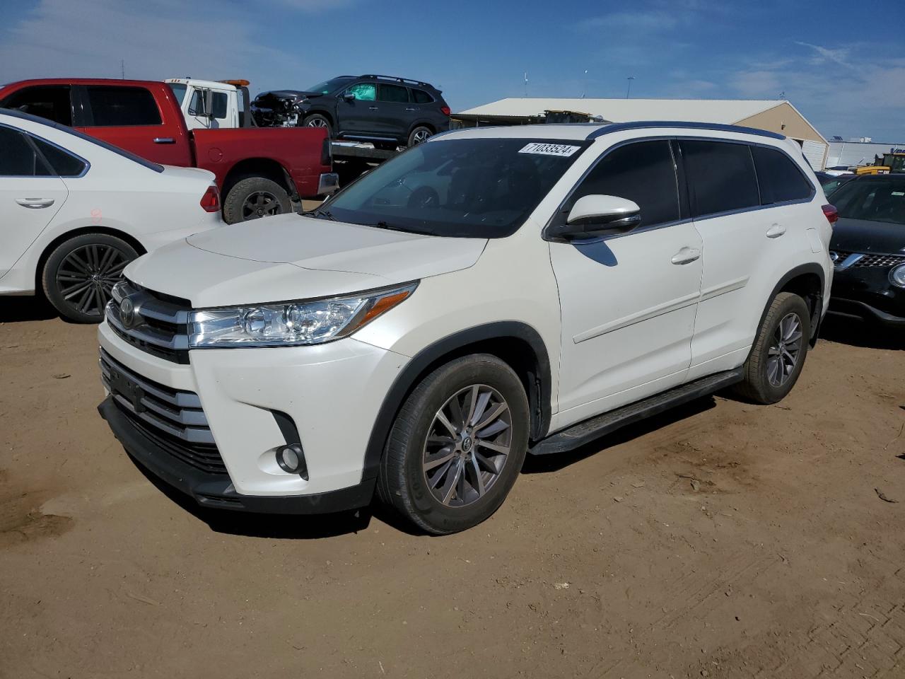 5TDJZRFH1HS371205 2017 TOYOTA HIGHLANDER - Image 1