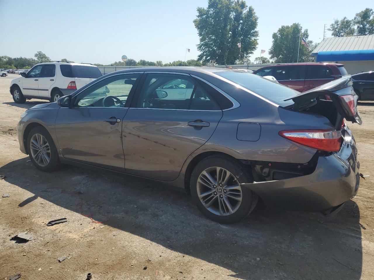 4T1BF1FK4FU896094 2015 TOYOTA CAMRY - Image 2