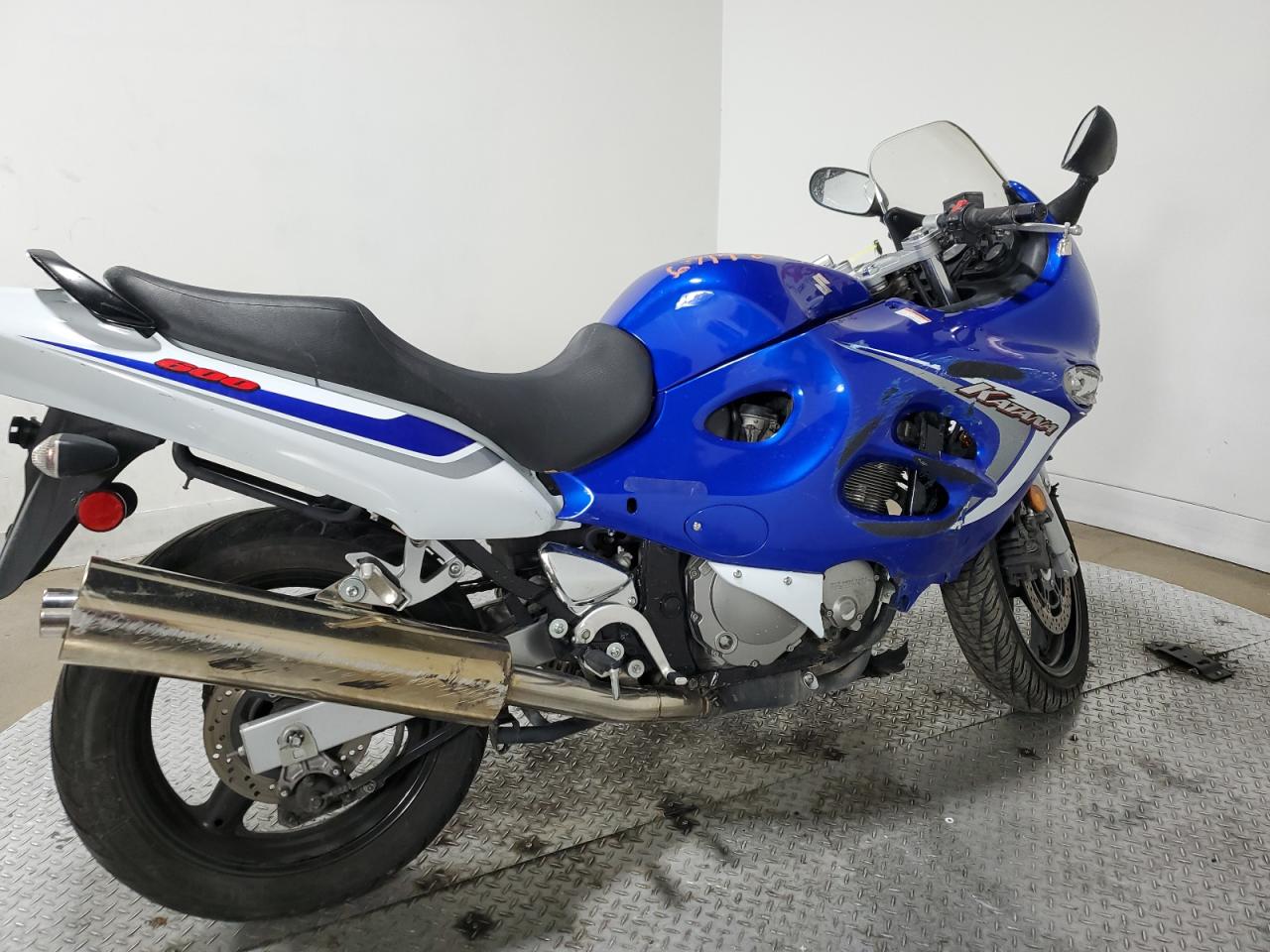 2006 Suzuki Gsx600 F VIN: JS1GN79A962105826 Lot: 67148934