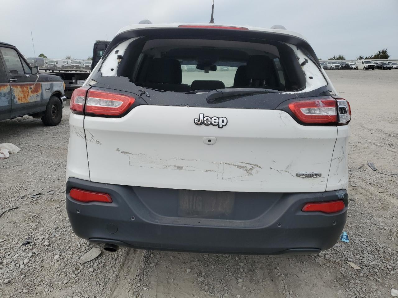 2016 Jeep Cherokee Latitude VIN: 1C4PJLCB4GW336803 Lot: 67491954