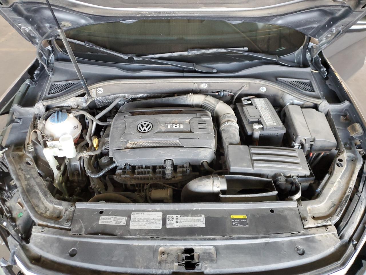 1VWGT7A33HC004428 2017 Volkswagen Passat Se