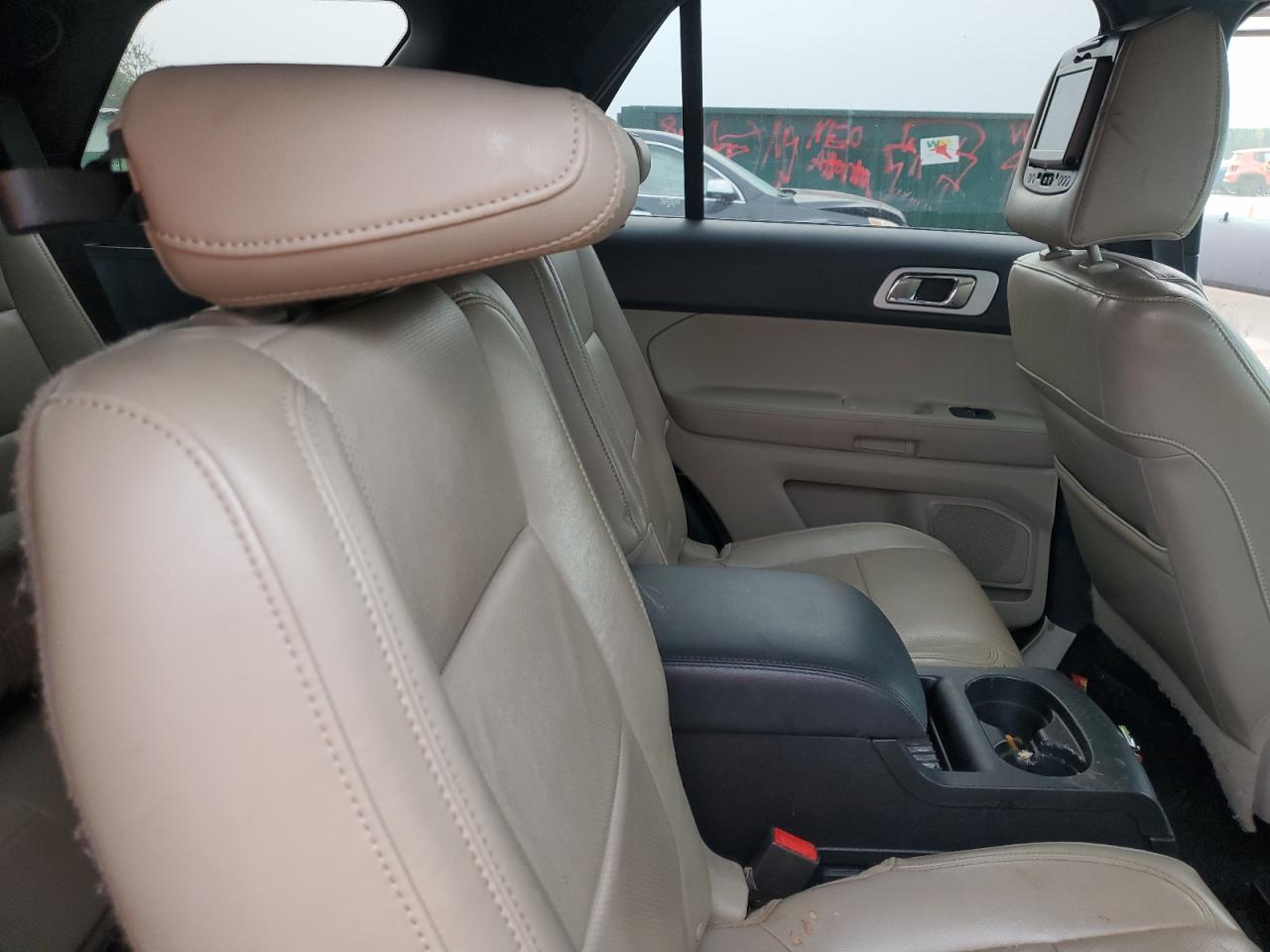 2011 Ford Explorer - Image 10