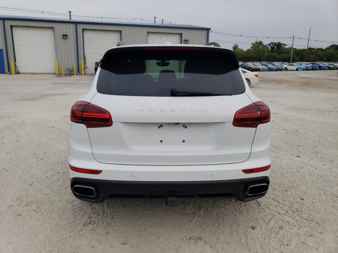 2017 Porsche Cayenne VIN: WP1AA2A25HKA82142 Lot: 71612574