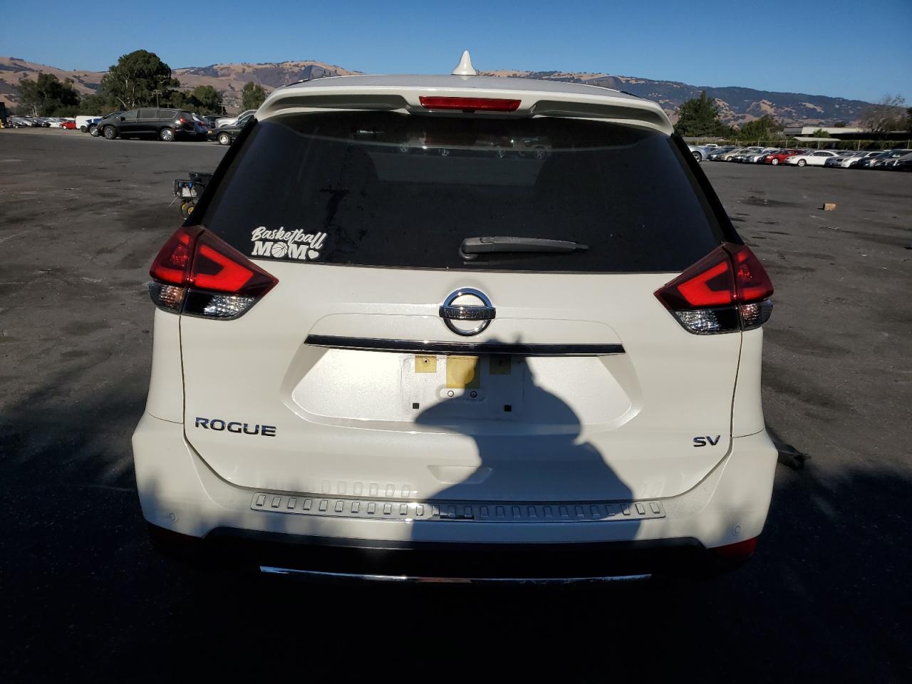 2019 Nissan Rogue S VIN: JN8AT2MT5KW255338 Lot: 72993924