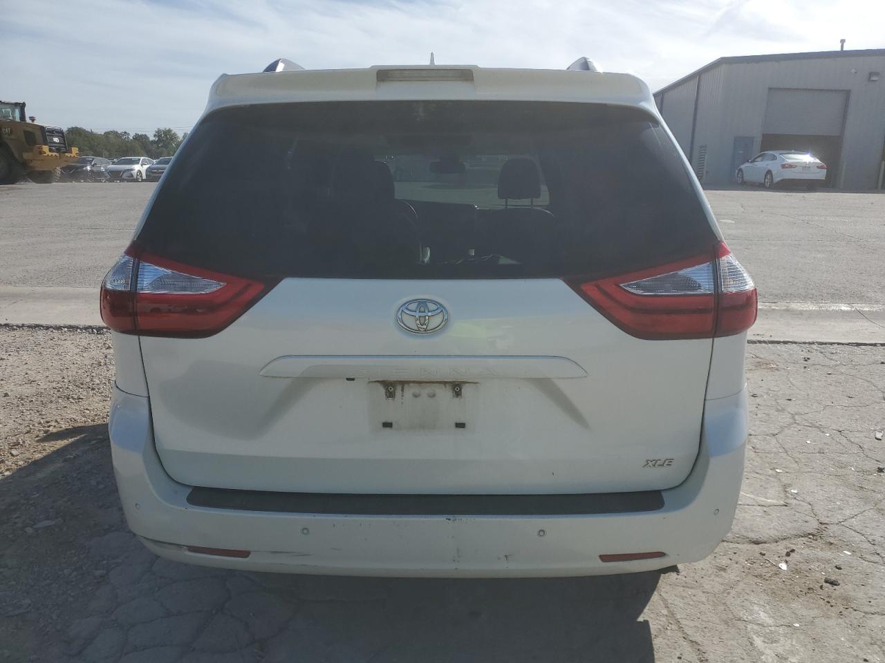 2018 Toyota Sienna Xle VIN: 5TDYZ3DC8JS909164 Lot: 71711024