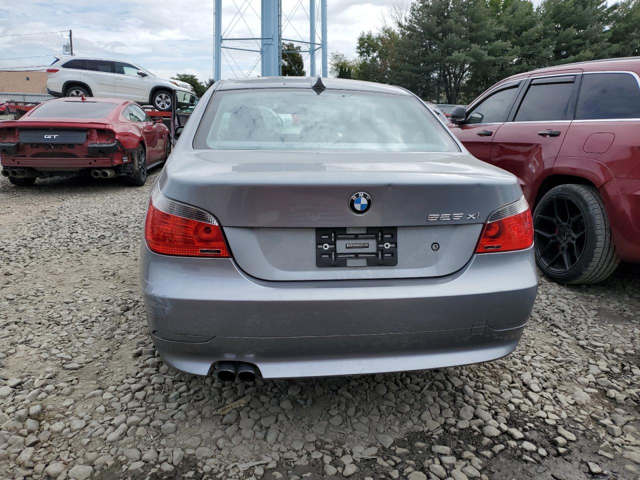 WBANF33596CB86738 2006 BMW 525 Xi