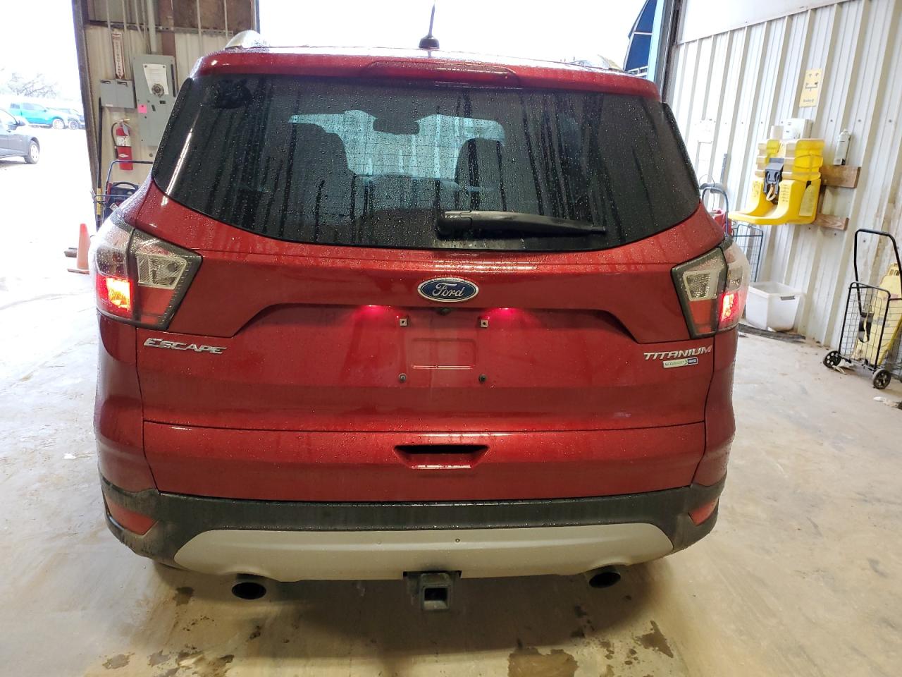 1FMCU9J91HUB03916 2017 Ford Escape Titanium