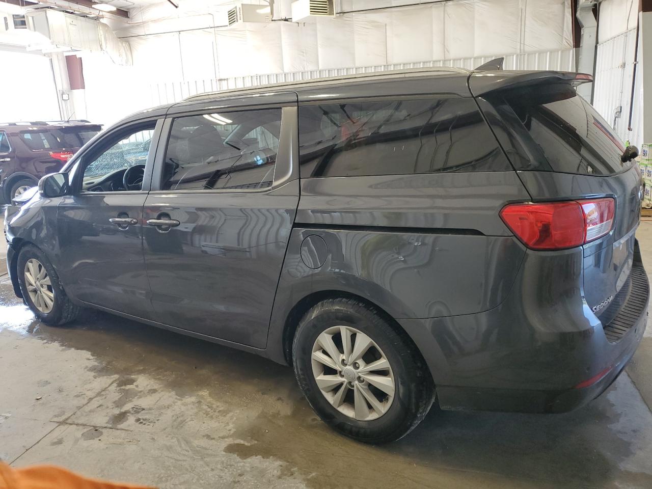 KNDMB5C17H6267139 2017 KIA SEDONA - Image 2