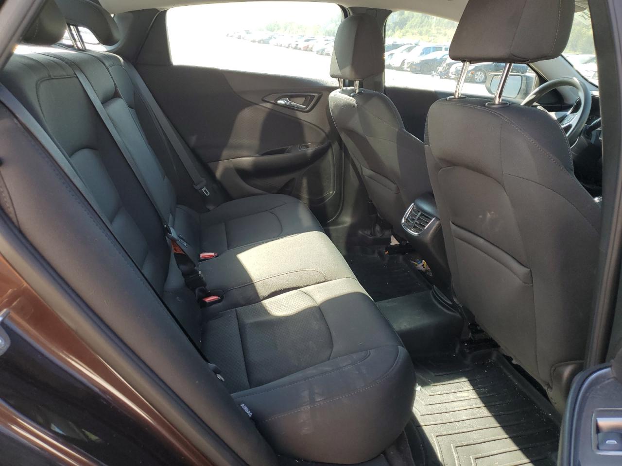 2016 Chevrolet Malibu - Image 10