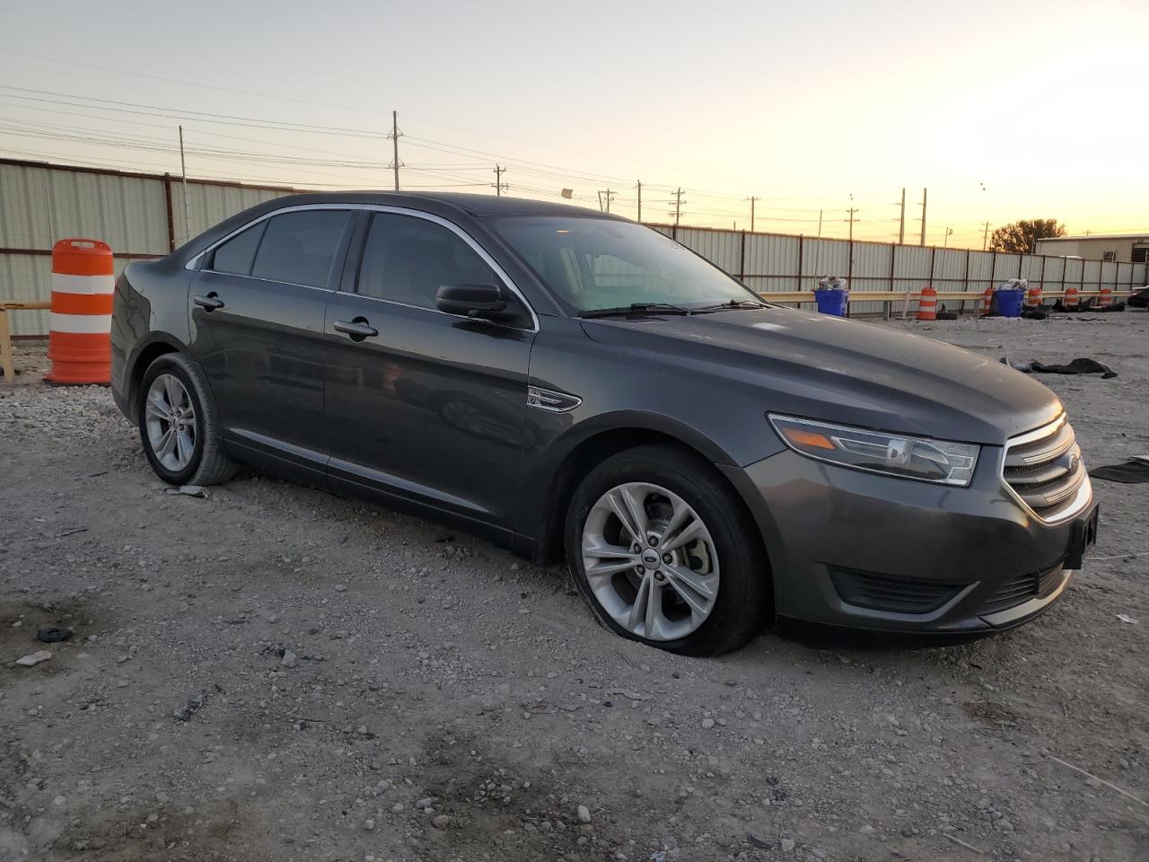 2016 Ford Taurus - Image 4