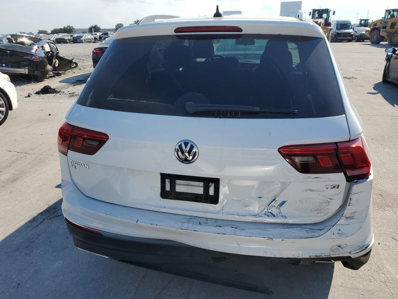 3VV3B7AX0JM125074 2018 Volkswagen Tiguan Se