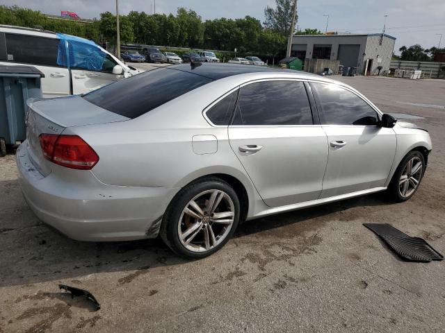  VOLKSWAGEN PASSAT 2015 Серый