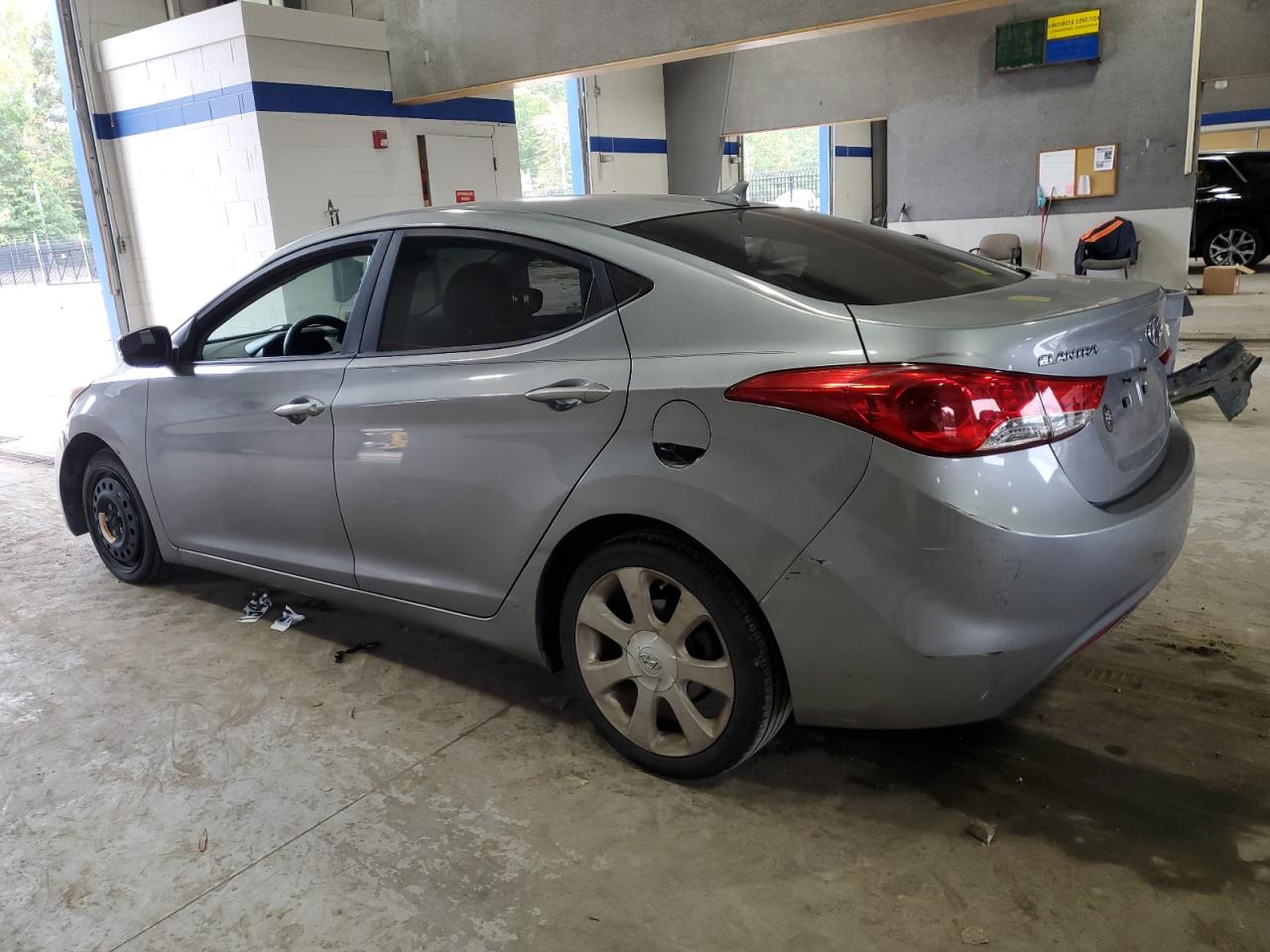 2013 Hyundai Elantra - Image 2