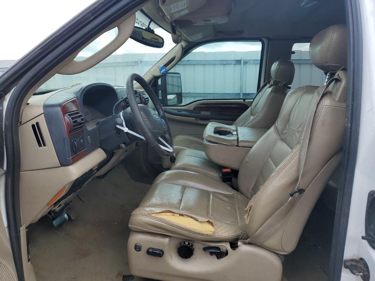2005 Ford F250 - Image 7