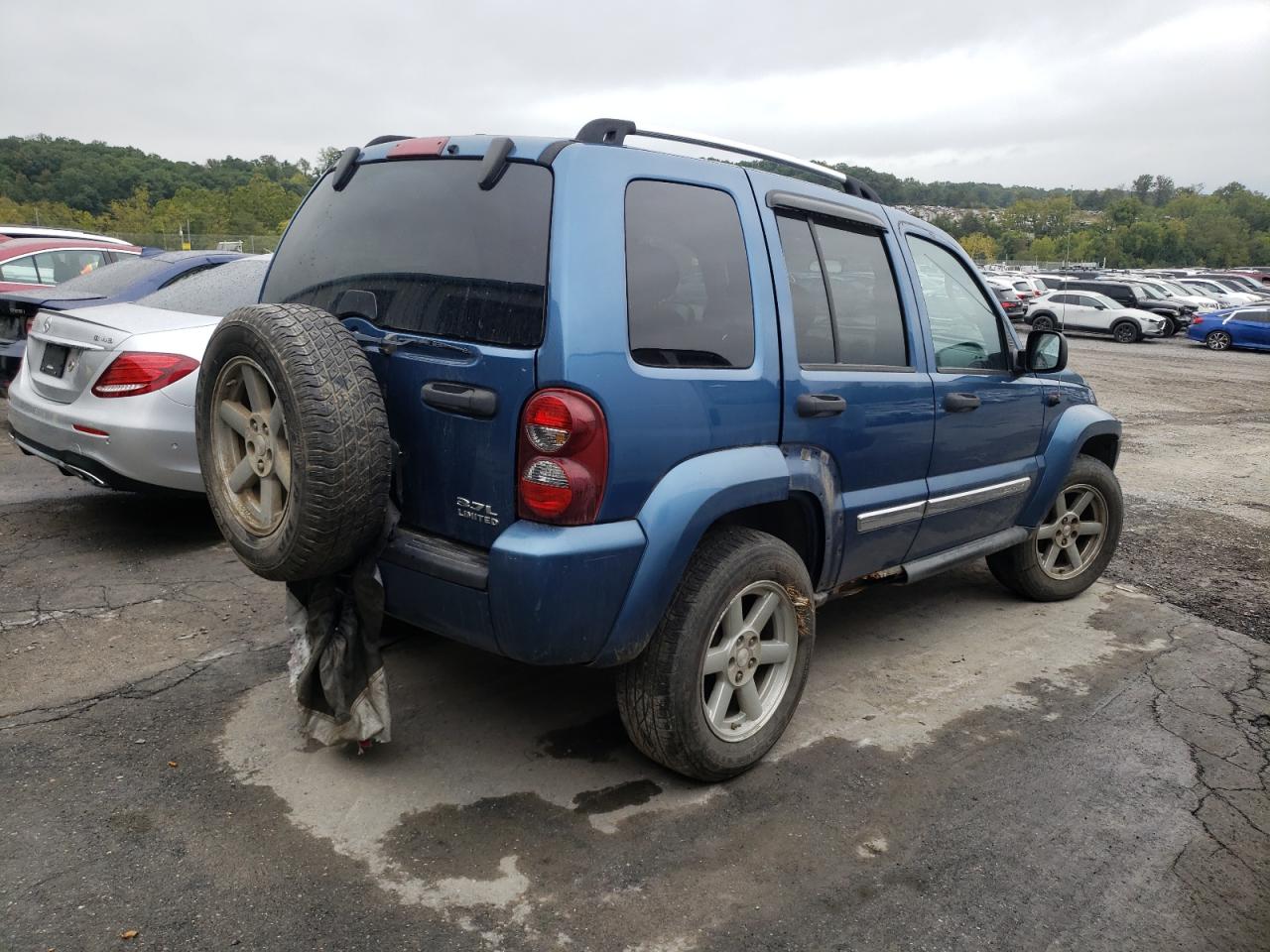 2006 Jeep Liberty (North America) - Image 3