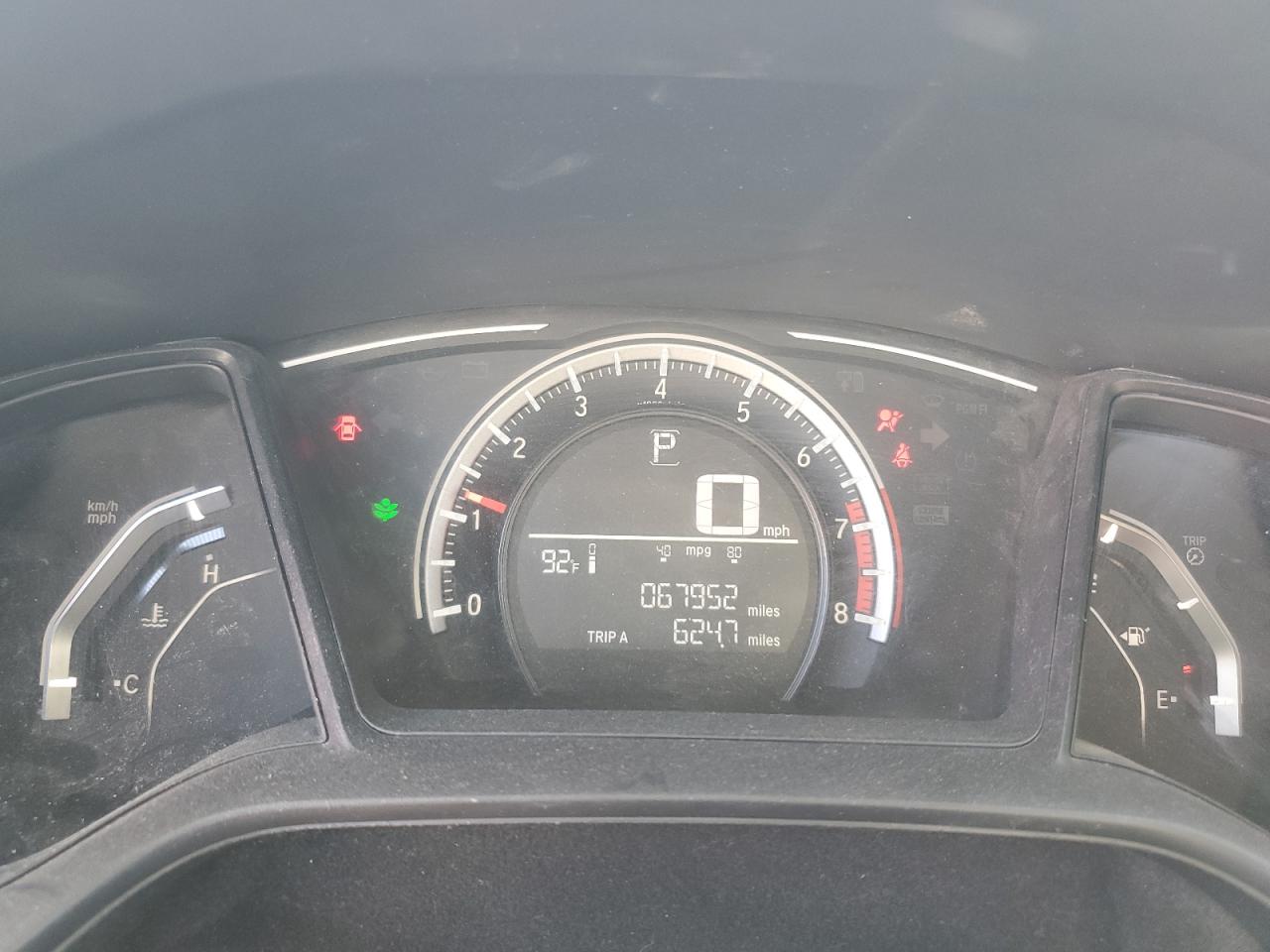 19XFC2F58JE042070 2018 Honda Civic Lx