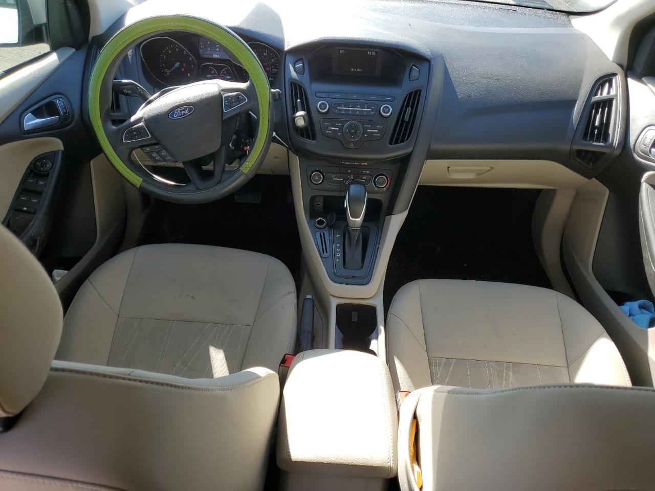 1FADP3K21JL330569 2018 Ford Focus Se