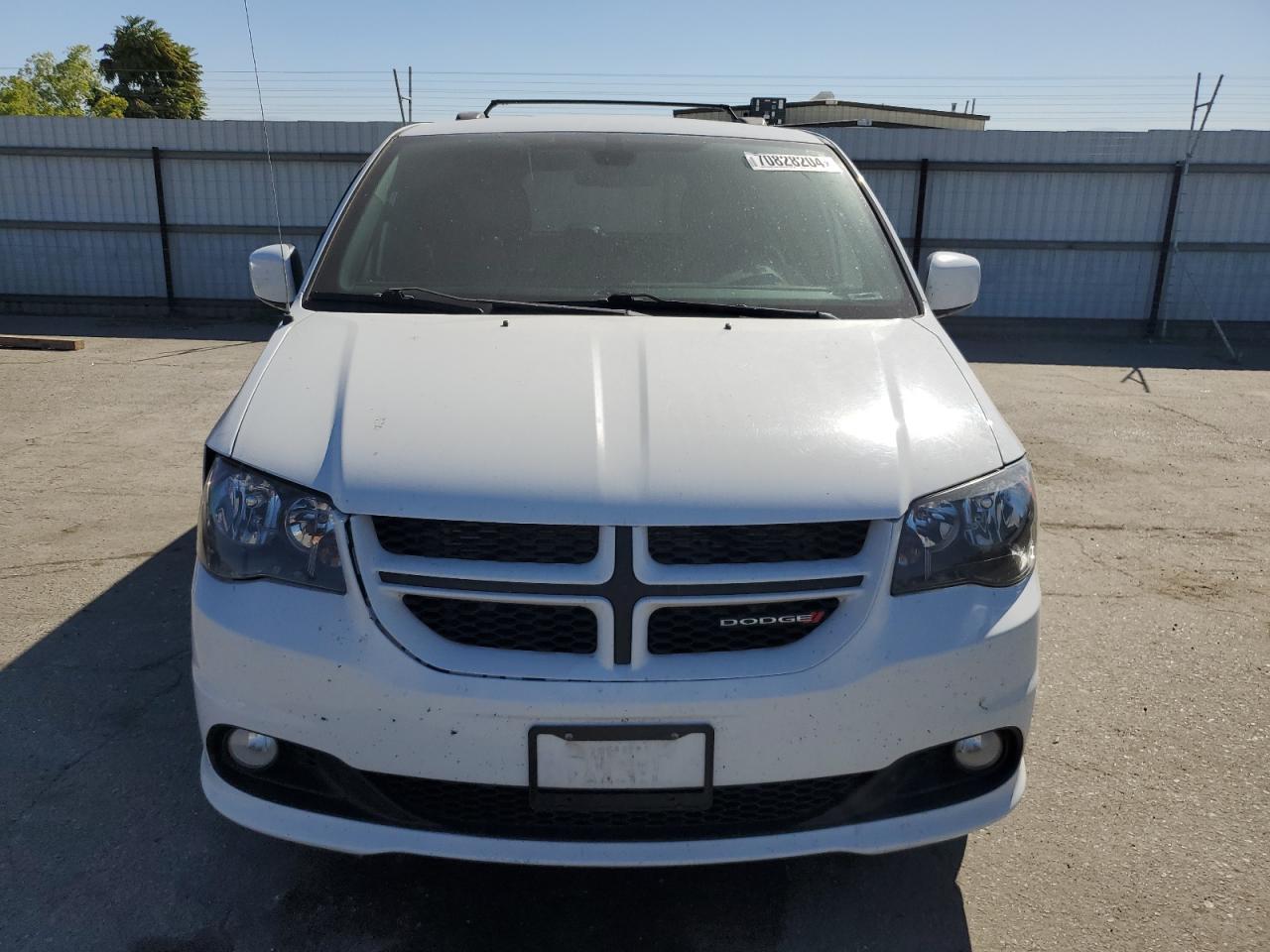 2018 Dodge Caravan - Image 5