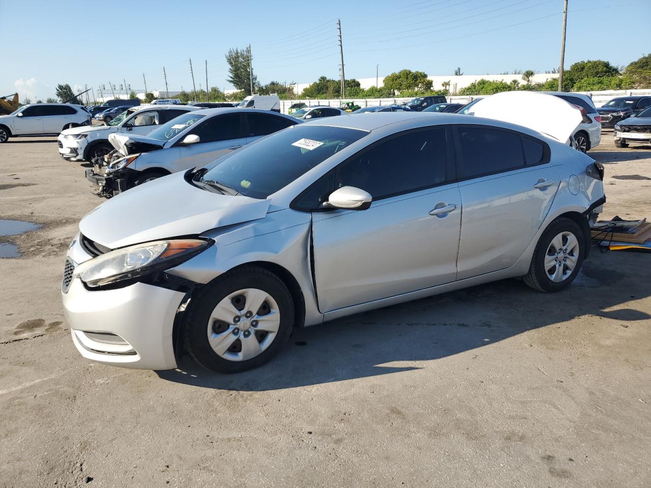 KNAFK4A60G5602695 2016 KIA FORTE - Image 1