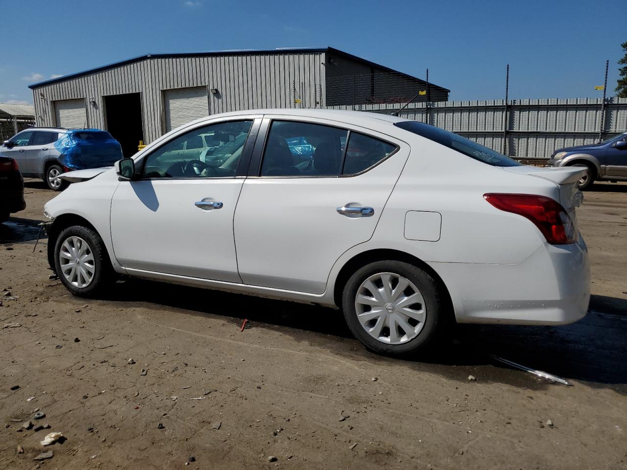 VIN 3N1CN7AP2KL867363 2019 NISSAN VERSA no.2