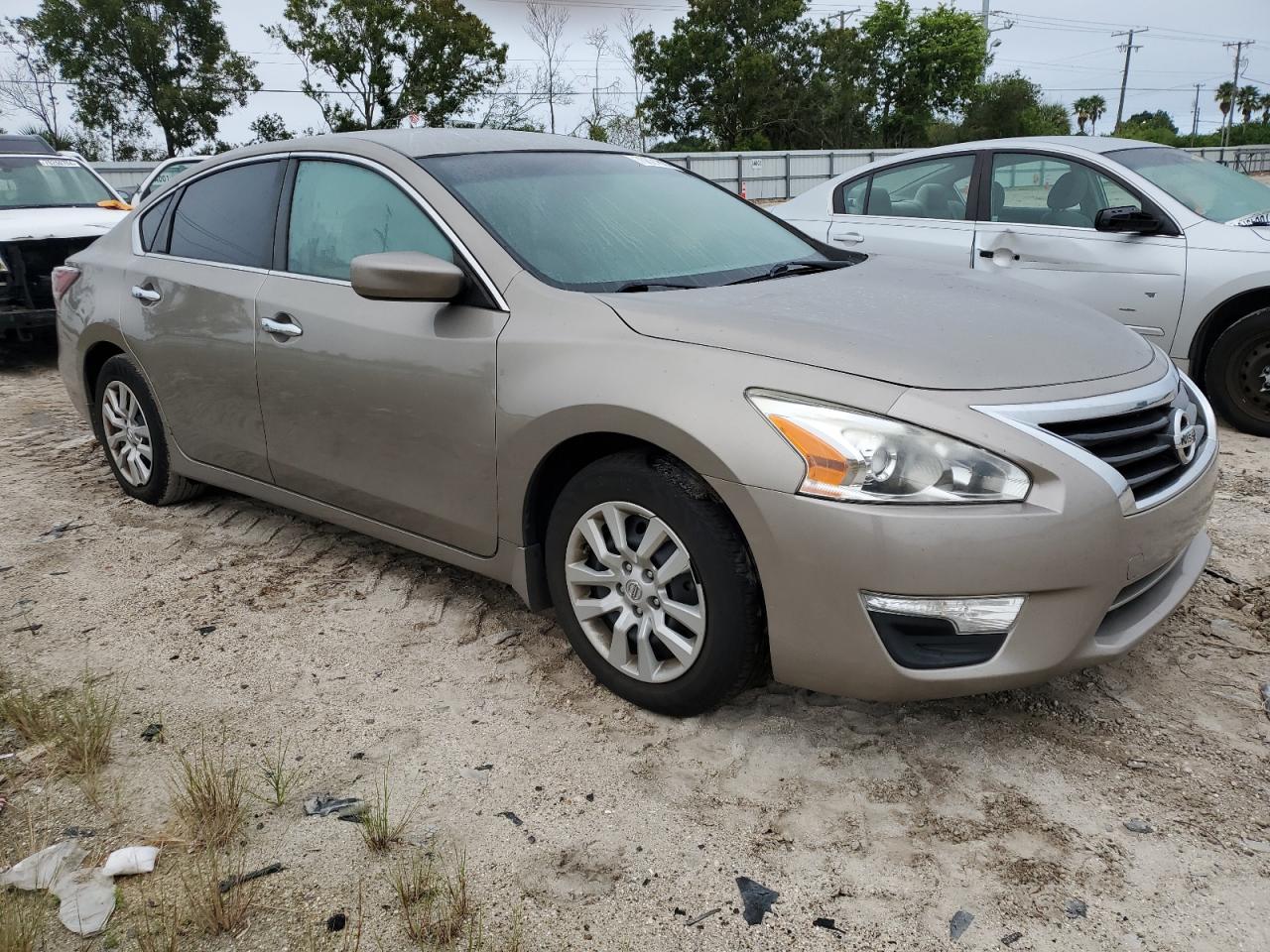 2015 Nissan Altima - Image 4
