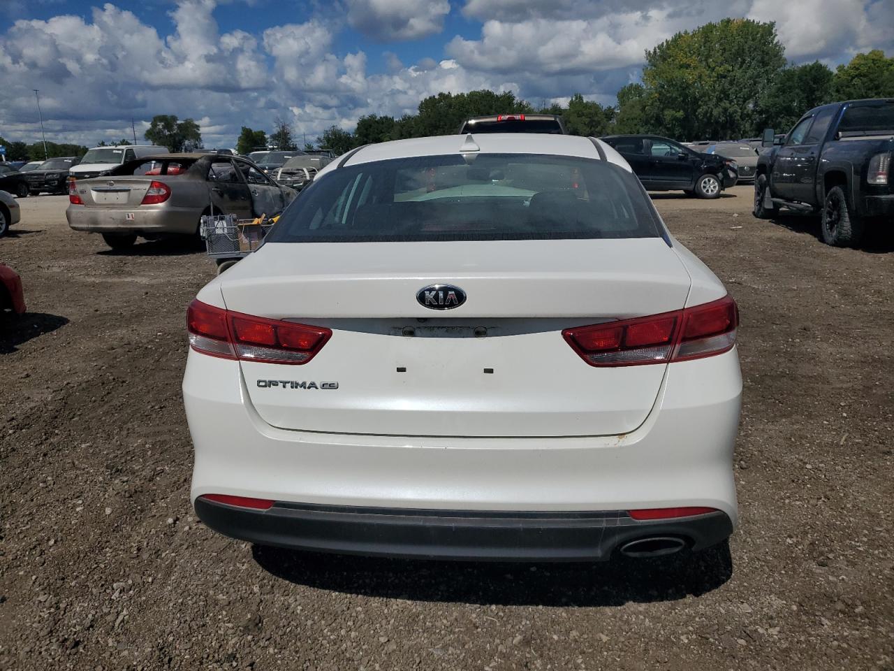 KNAGT4L3XG5107084 2016 Kia Optima Lx