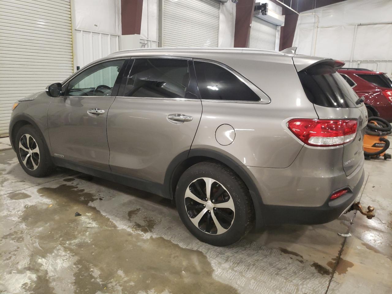 5XYPHDA56HG311169 2017 KIA SORENTO - Image 2