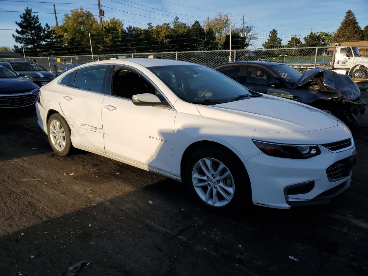 2016 Chevrolet Malibu - Image 4