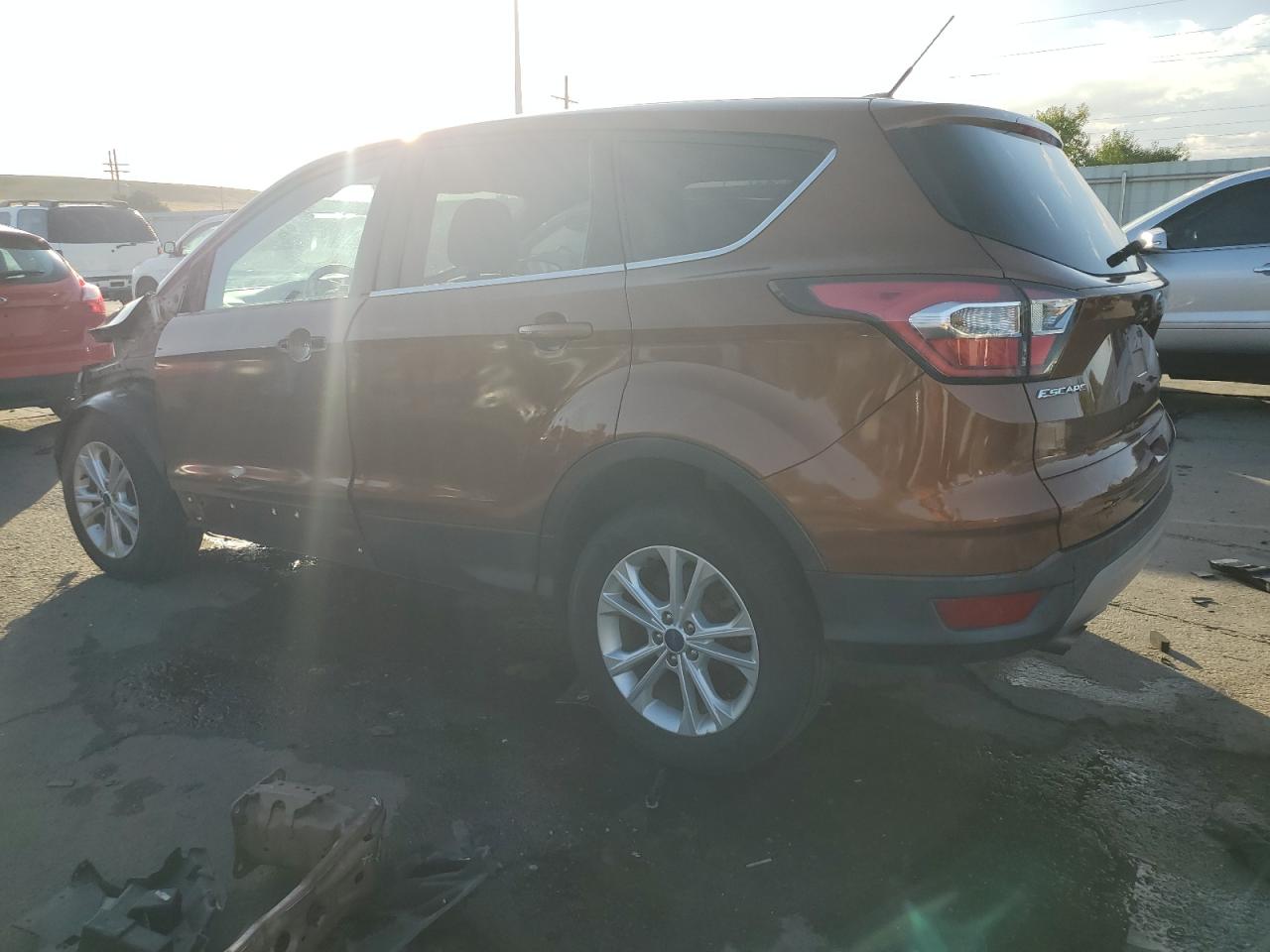 1FMCU0GD7HUB03877 2017 FORD ESCAPE - Image 2