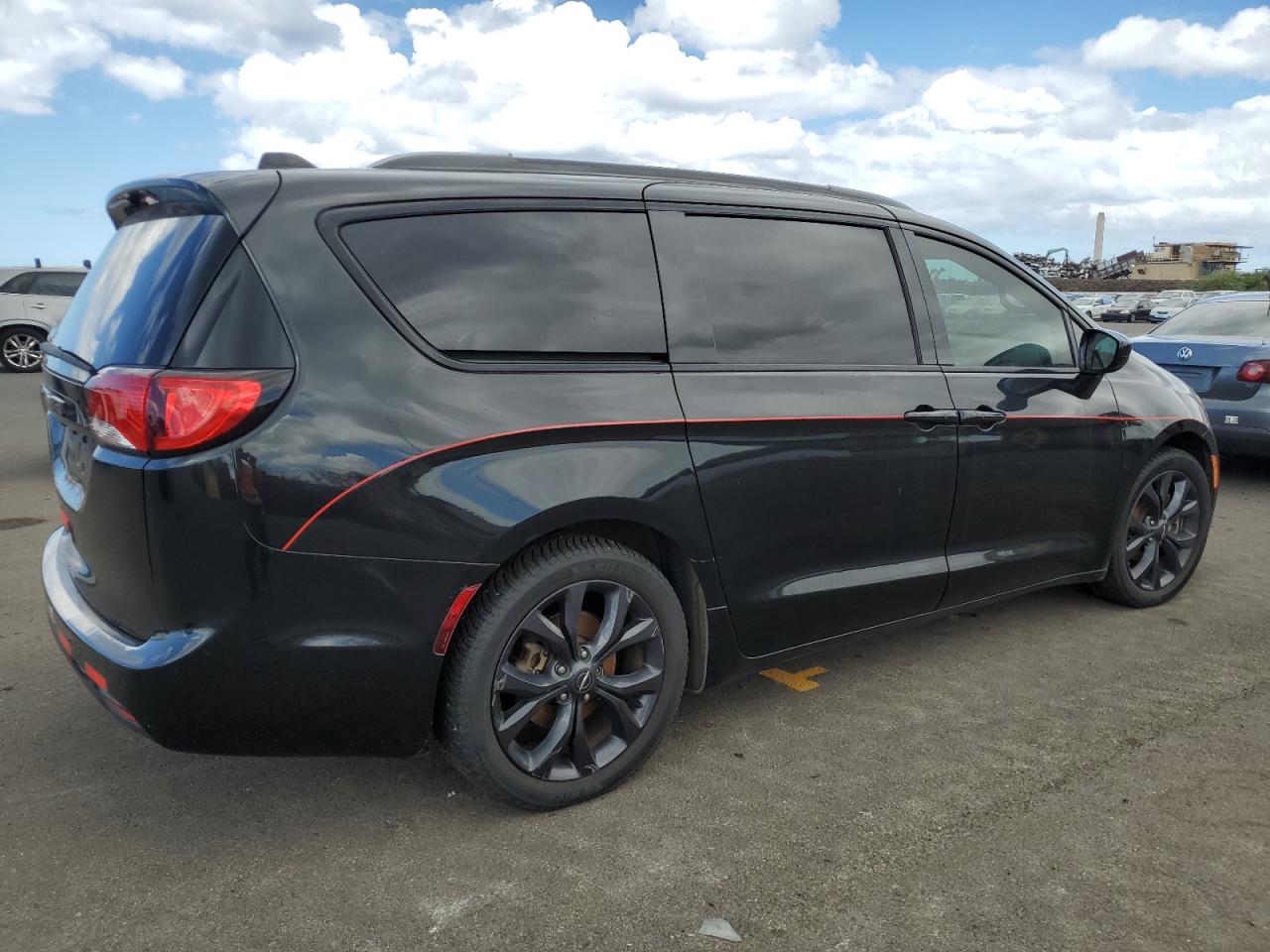 2019 Chrysler Pacifica - Image 3