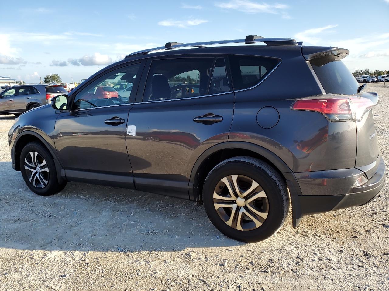 JTMBFREV7HJ136583 2017 TOYOTA RAV 4 - Image 2