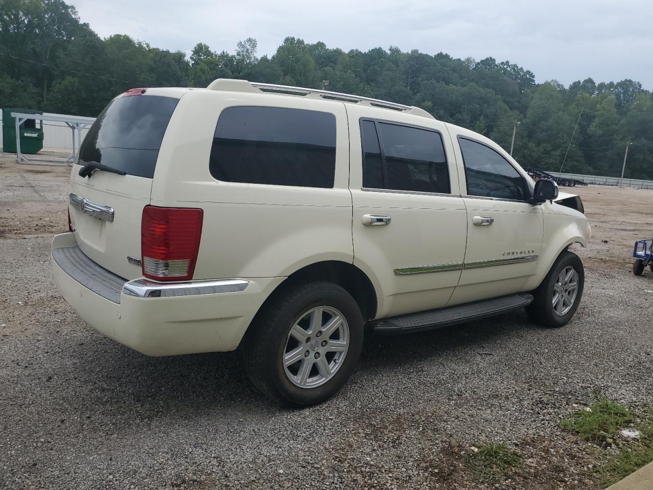 2007 Chrysler Aspen - Image 3