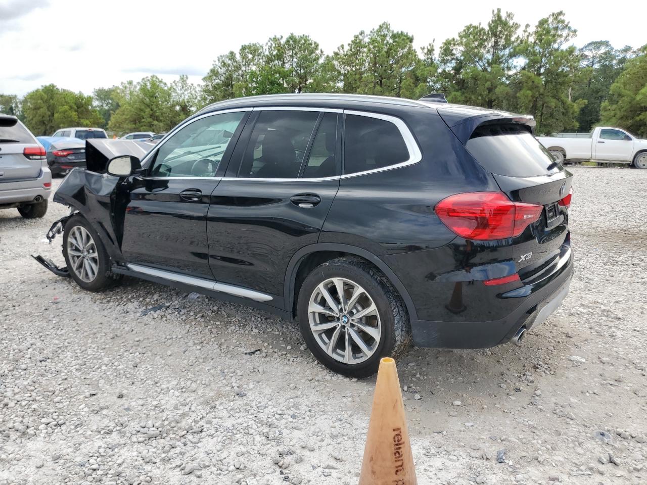 5UXTR9C50KLE21590 2019 BMW X3 - Image 2