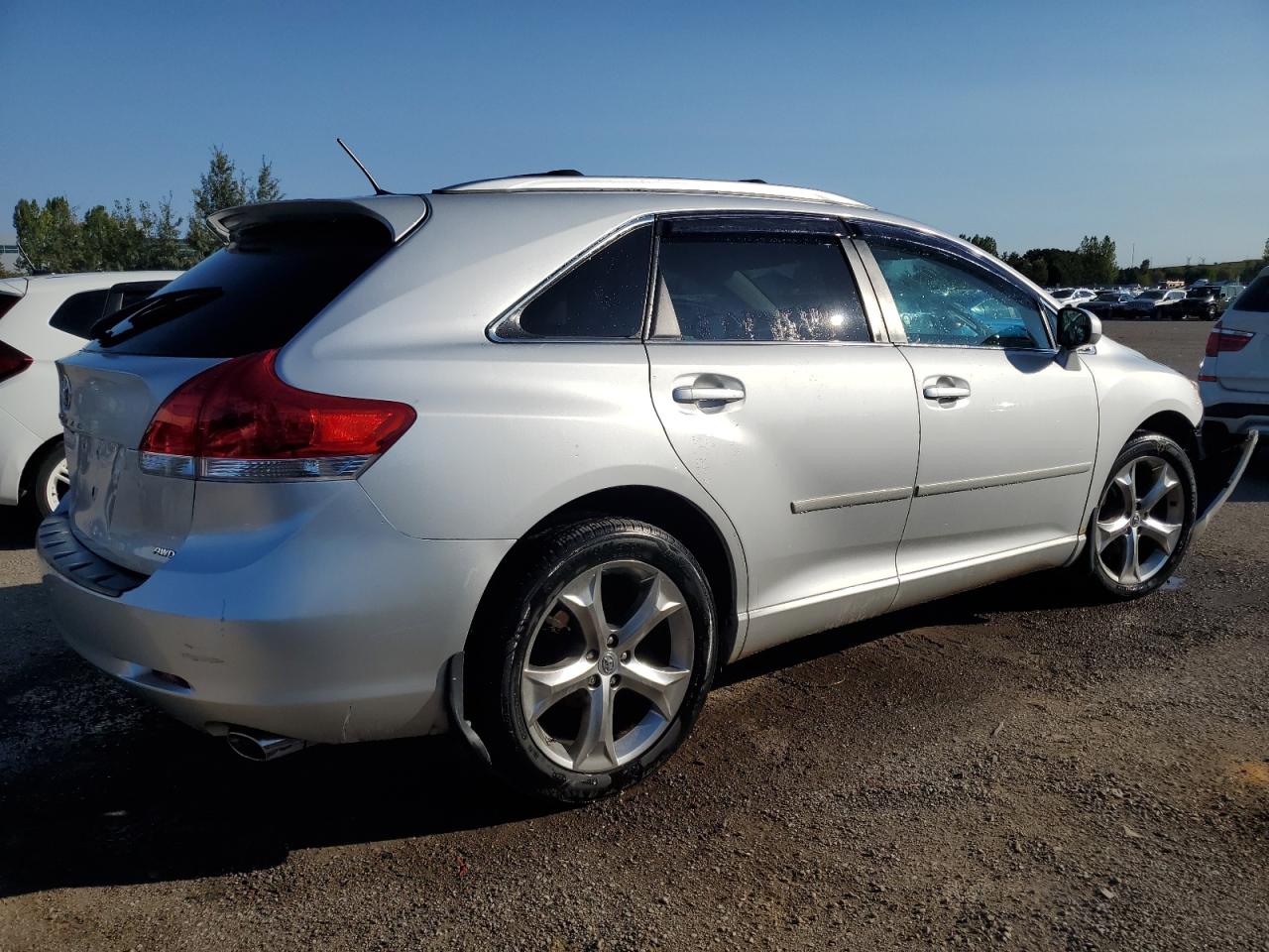 2010 Toyota Venza - Image 3