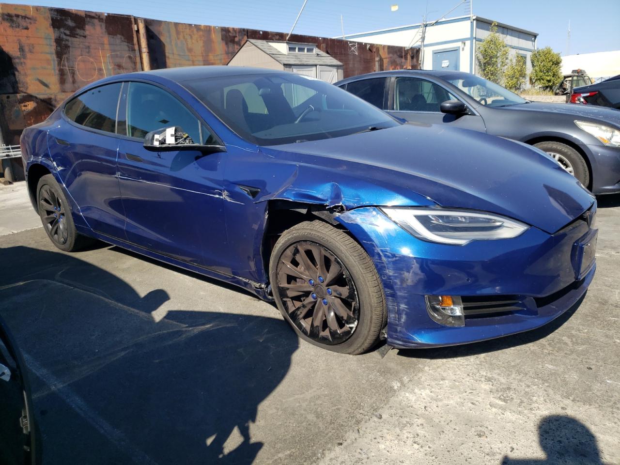 5YJSA1E2XHF230910 2017 Tesla Model S