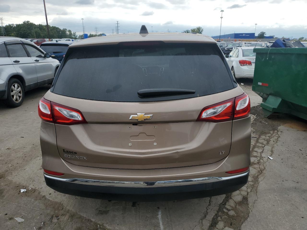 2GNAXJEV8J6308642 2018 Chevrolet Equinox Lt